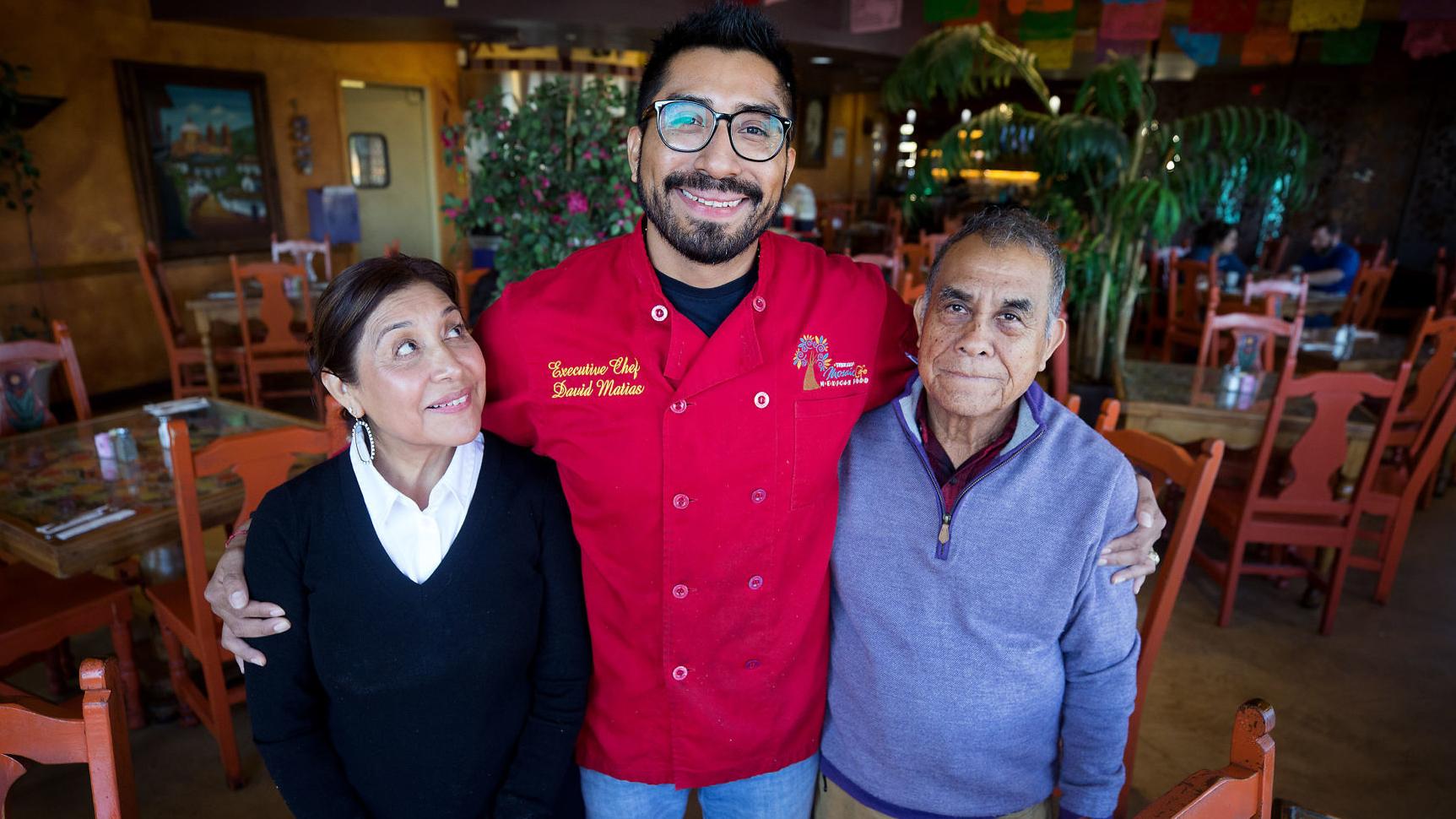 Trabajo y unidad familiar es la receta de Teresa's Mosaic